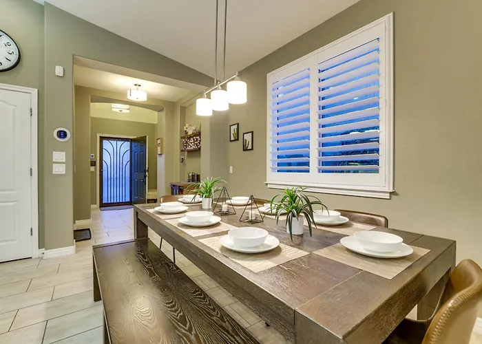 Holiday home Monthly Near Dtwn | Workspace | Ev Charger